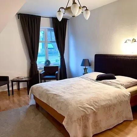 Dachgeschosswohnung Mit 2 Schlafzimmern Zentrum Nord Mit Aufzug Lägenhet Leipzig